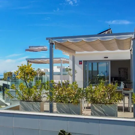 Exclusive & Luxury Penthouse In Cabopino With Stunning Sea Views - By Seitz Apartmets דירה