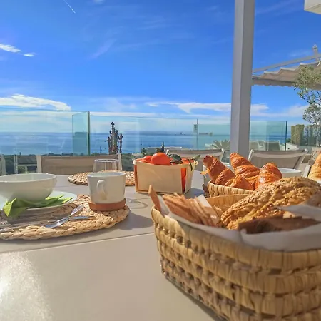 Exclusive & Luxury Penthouse In Cabopino With Stunning Sea Views - By Seitz Apartmets דירה *