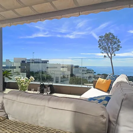 Exclusive & Luxury Penthouse In Cabopino With Stunning Sea Views - By Seitz Apartmets דירה מארבלה