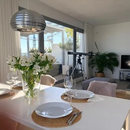 Exclusive & Luxury Penthouse In Cabopino With Stunning Sea Views - By Seitz Apartmets Apartamento