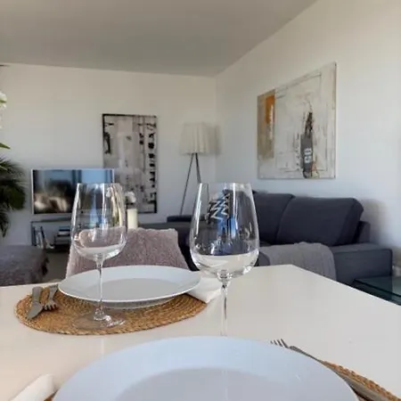 Apartamento Exclusive & Luxury Penthouse In Cabopino With Stunning Sea Views - By Seitz Apartmets Marbella