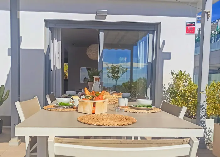 Exclusive & Luxury Penthouse In Cabopino With Stunning Sea Views - By Seitz Apartmets דירה מארבלה