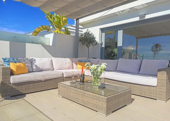Exclusive & Luxury Penthouse In Cabopino With Stunning Sea Views - By Seitz Apartmets דירה